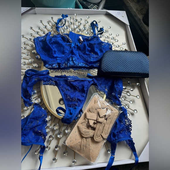 Royal blue with gold chain detail Floral Lace Underwire Garter Lingerie Set - Picture 5 of 7